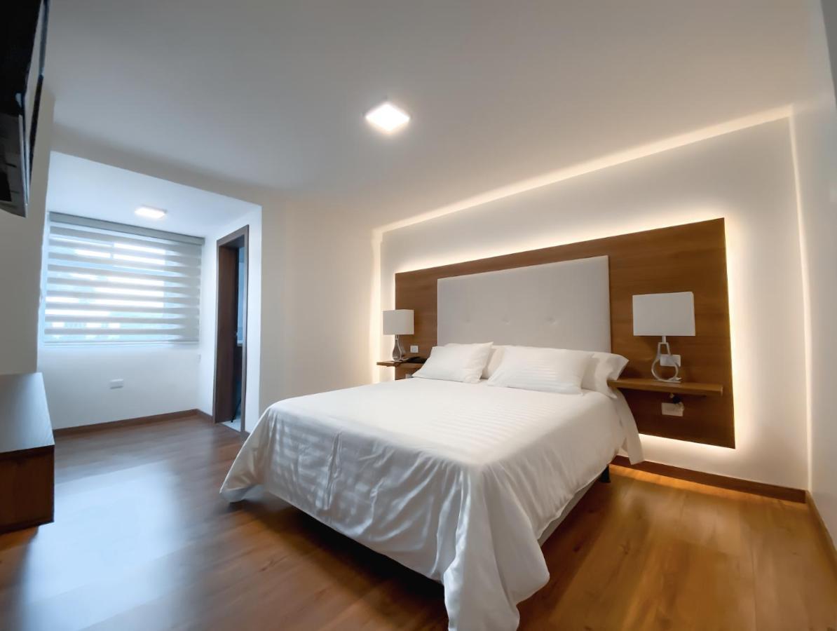 Hotel Miraflores Ambato Esterno foto
