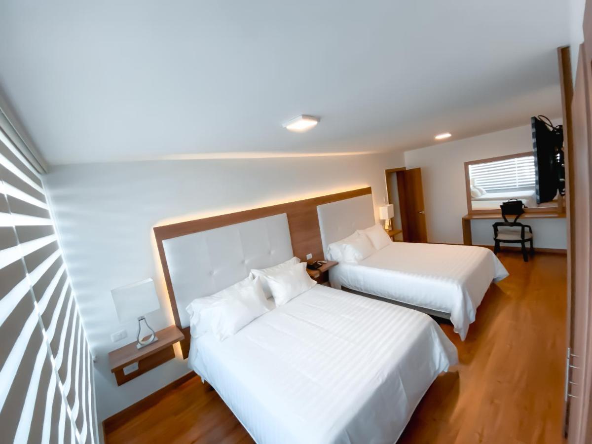 Hotel Miraflores Ambato Esterno foto