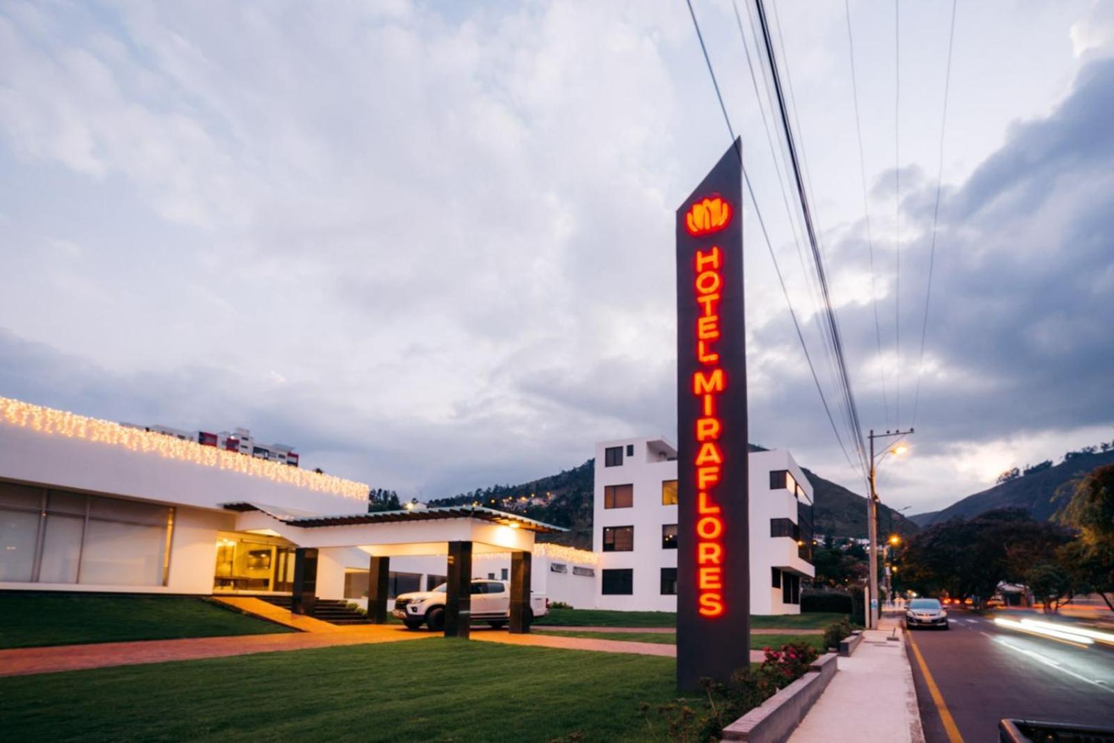 Hotel Miraflores Ambato Esterno foto